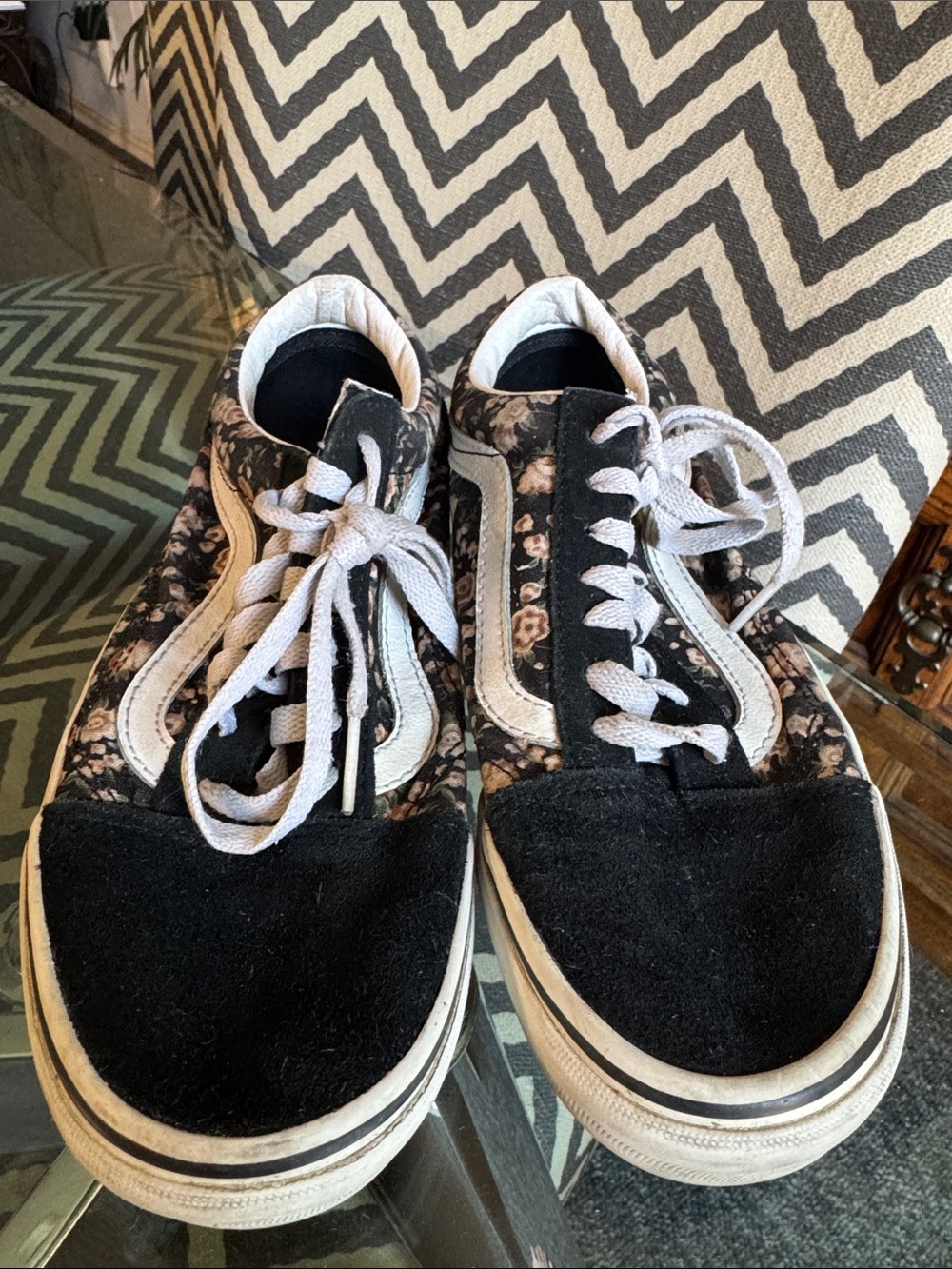 *DONATED* Vans Old Skool Black Floral Skate Shoes Women’s Size 6 - Picture 2 of 8